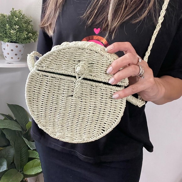 3 AM FOREVER women’s round green crossbody, fabric interior - Picture 4 of 17